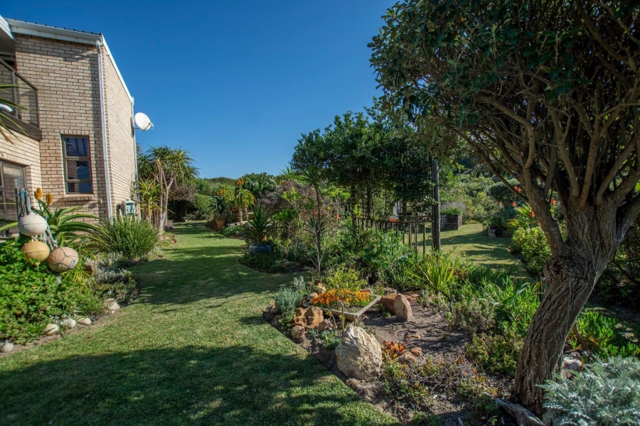 5 Bedroom Property for Sale in Paradise Beach Eastern Cape